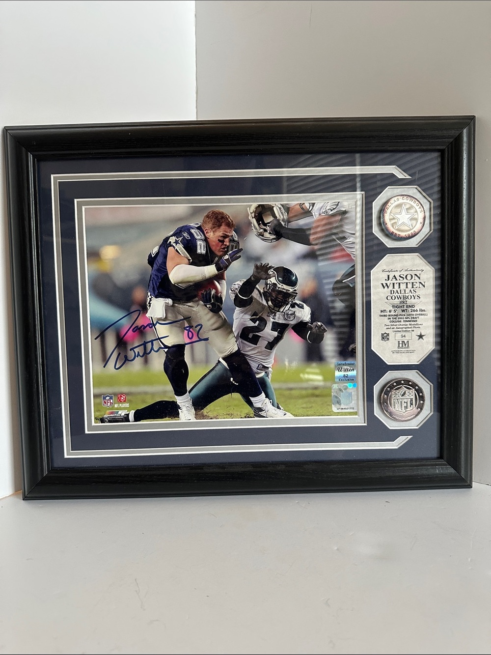 Jason Witten Framed and Signed Sports Photo with silver souvenir coins